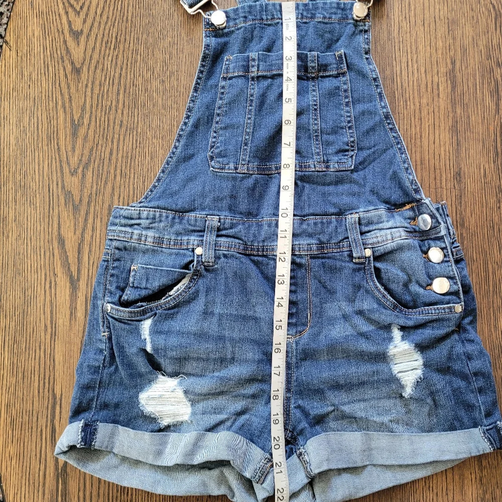 Dollhouse Distressed Cuffed Medium Wash Overalls Size Junior's 9 - Picture 8 of 11